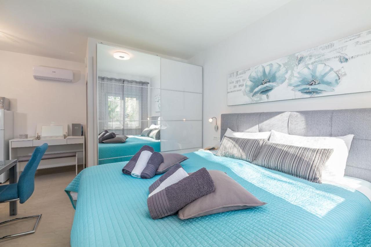 Evita Fazana Premium Studio Apartments Exterior photo