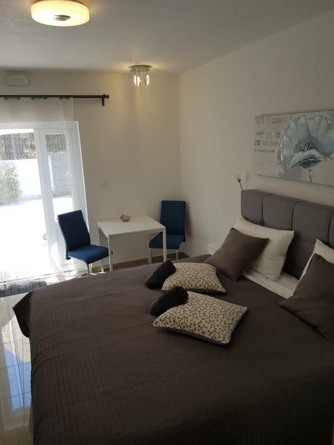 Evita Fazana Premium Studio Apartments Exterior photo